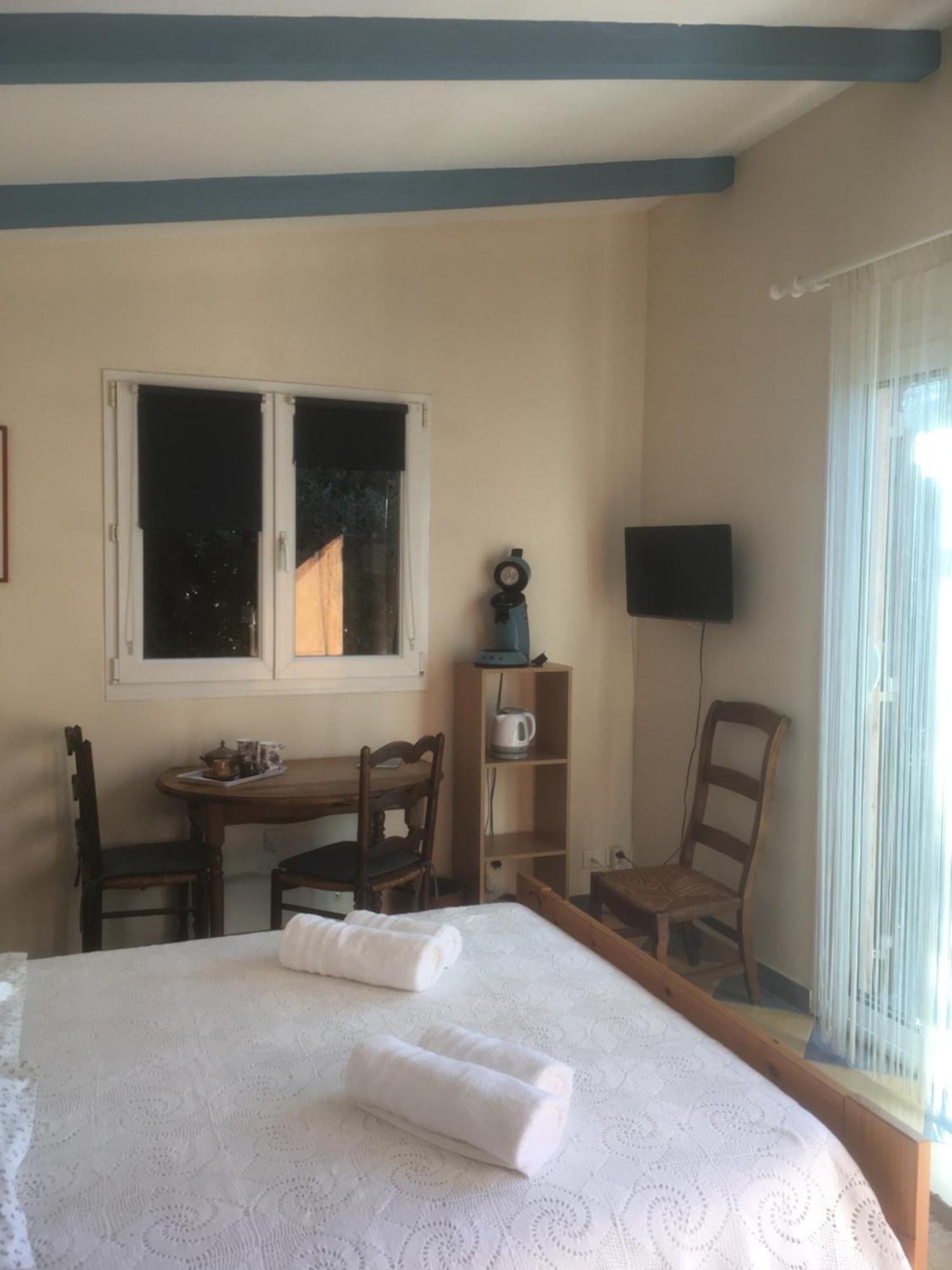 Studio Chez Charles Et Marie, Independant De La Maison, Acces Piscine, Tres Calme, โรกฟอร์-เลส์-แปงส์ ภายนอก รูปภาพ